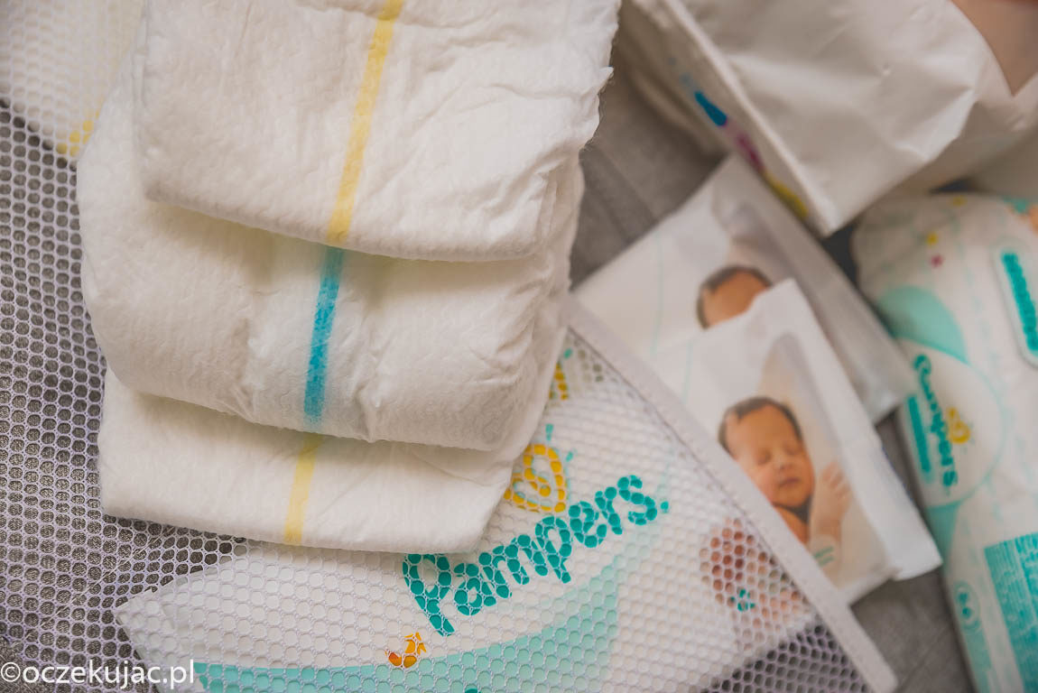 pampers premium care 1 barwiące na niebiesko