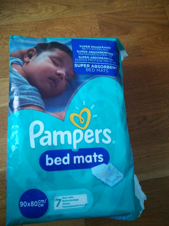 rosmann pieluchomajtki pampers 4